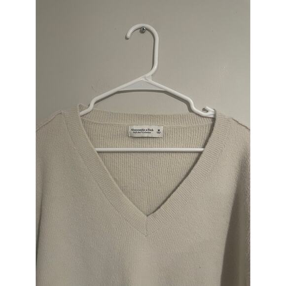 Abercrombie & Fitch Soft A&F Collection Crew Soft V-Neck Sweater - Picture 7 of 12